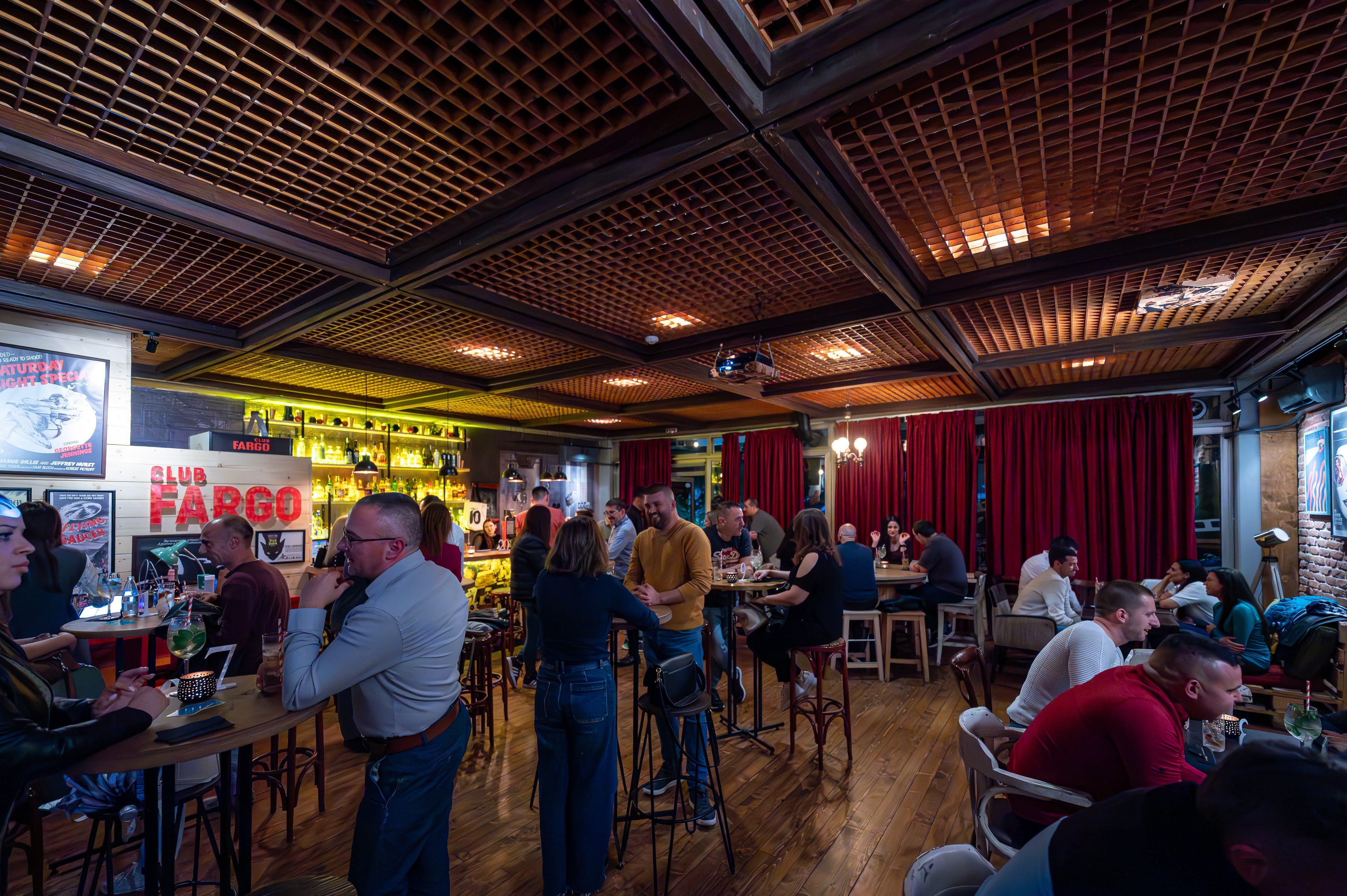 Speed Dating в Пловдив: събитието за необвързани, което събра 40 души въпреки дъжда